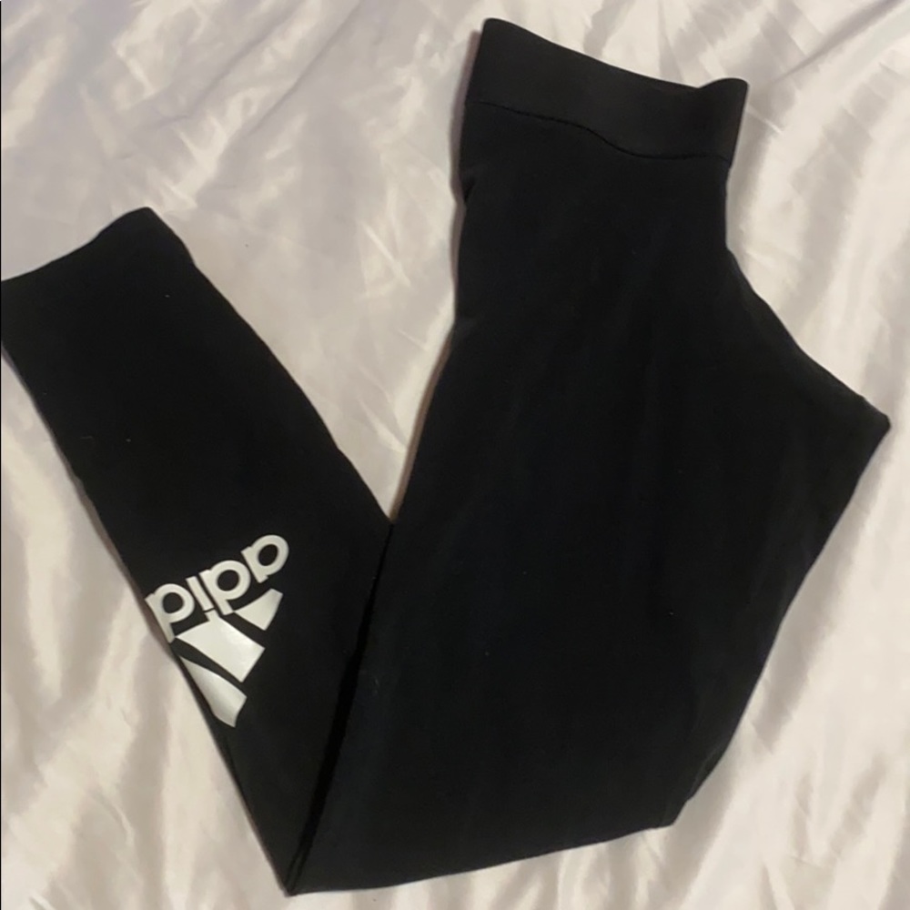 I am selling woman’s leggings